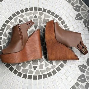 Charlotte Rouse wedges Size 7 💜
